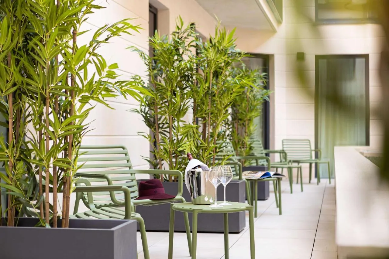 Hotel Yac Paris Clichy, A Member Of Radisson Individuals