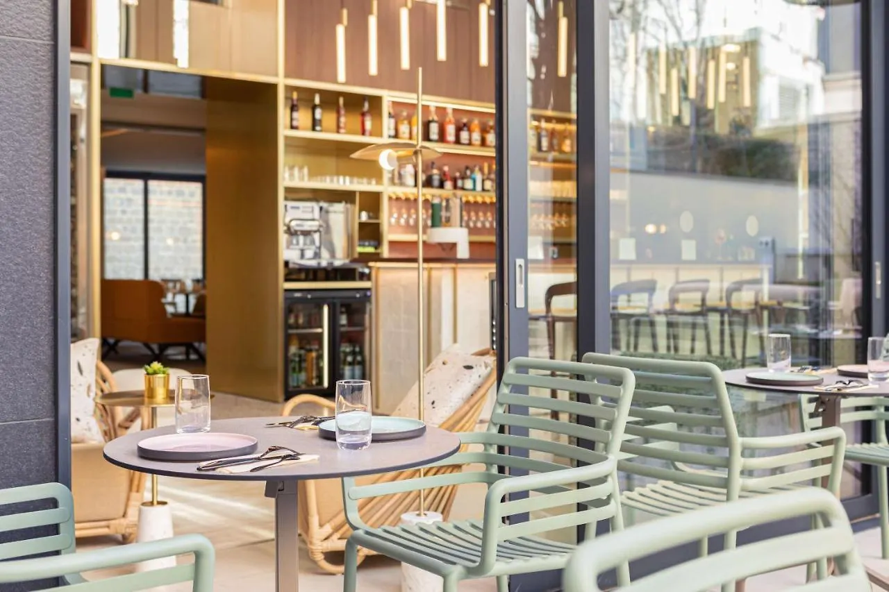 Hotel Yac Paris Clichy, A Member Of Radisson Individuals 4*, Clichy